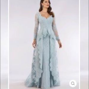 LARA NEW YORK evening gown
